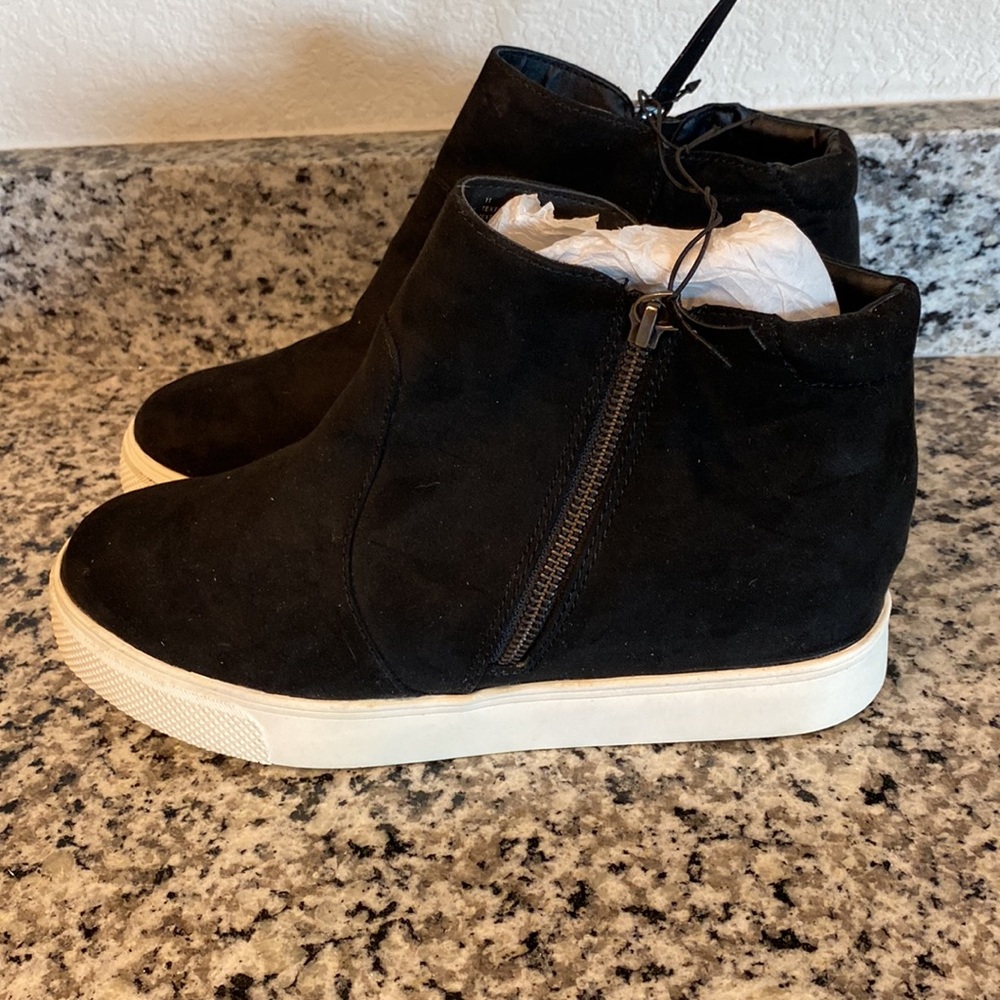 NWT heeled booties